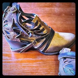 Freebird Amber Bootiew